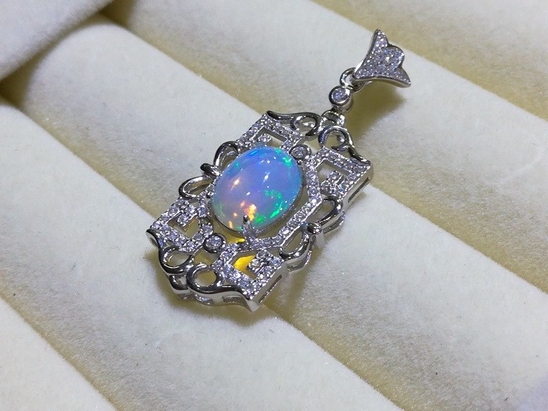 boutique jewelry,Pure natural fire Opal female models pendants beauty da 925 sterling silver inlaid send chain