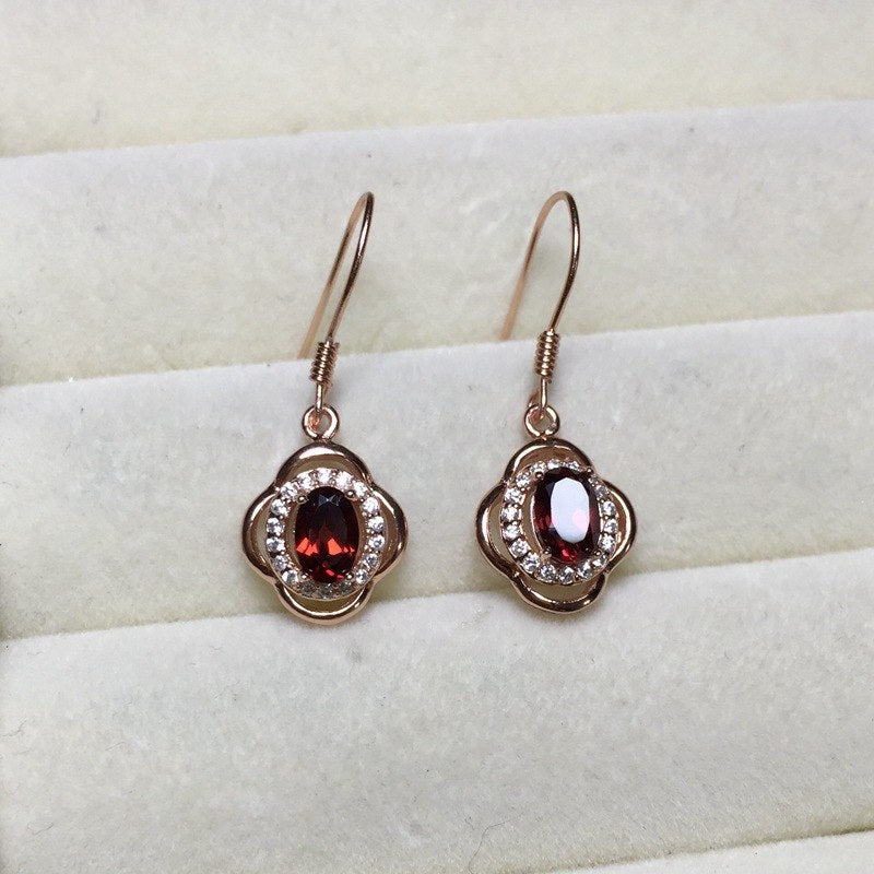 fine jewelry 925 Pure silver Madagascar garnet with high quality fire color and beautiful female ear nail
