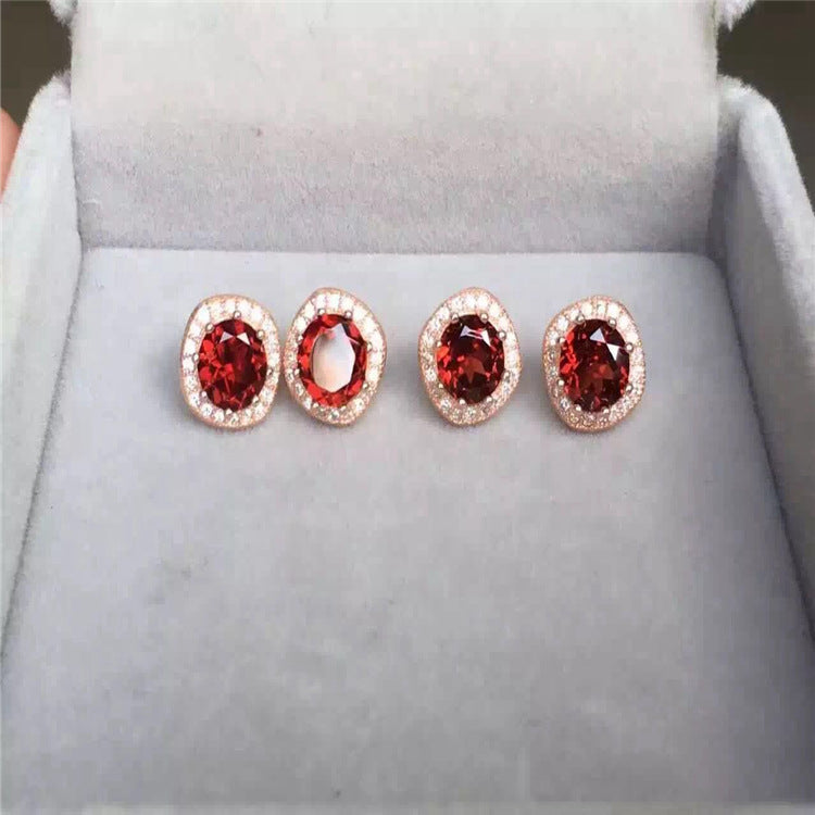 fine jewelry 925 Pure silver inlaid with natural garnet female ear nail jewelry.