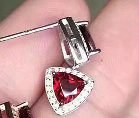 fine jewelry 925 Pure silver inlaid with natural triangle garnet female ear nail jewelry.