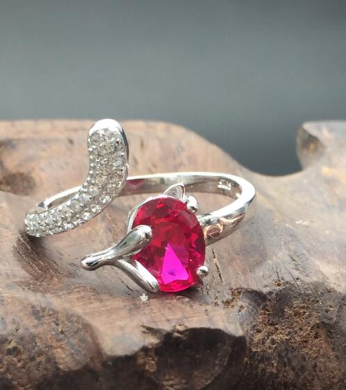 fine jewelry 925 Silver ruby red corundum ring jewelry.