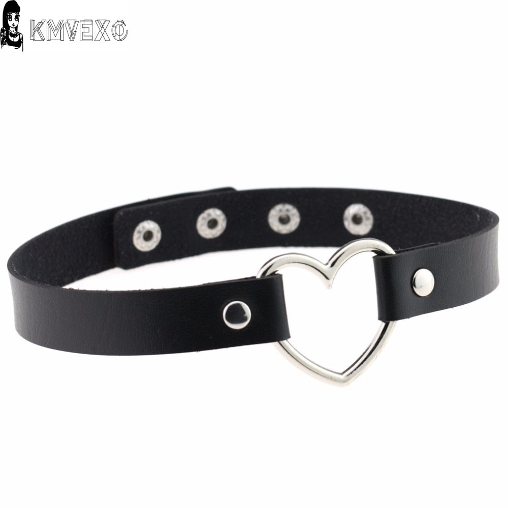 KMVEXO 2021 Punk Ladies Gothic Leather Anime Choker Necklace Heart Spike 4 Rivets Buckle Collar Necklaces&Pendants Collier Femme