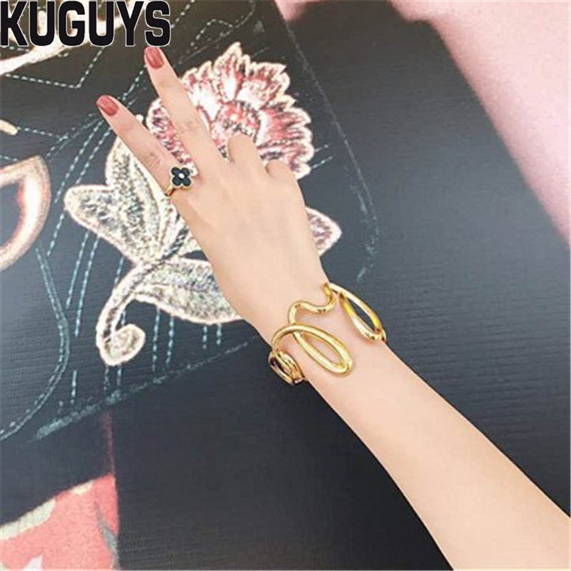 Fashion Jewelry Gold Metal Letter Large Bangles for Women Opening Hyperbole Wide Bracelet Trendy Party Co Accessories