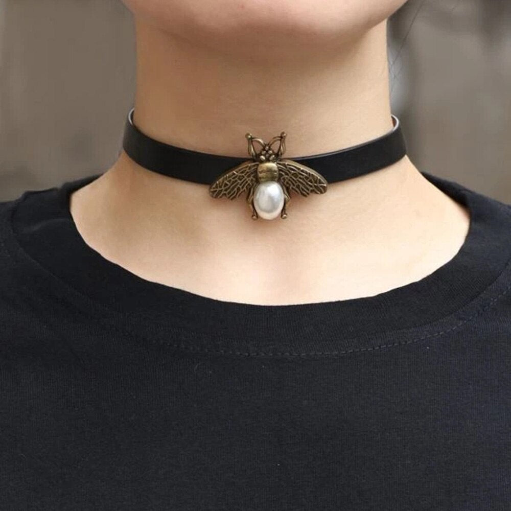 Kirykle Cute Bee Choker Necklace Black Leather Chain Short Necklace Clavicle Collar Girls Neck Chain Simple Personality NeckBand