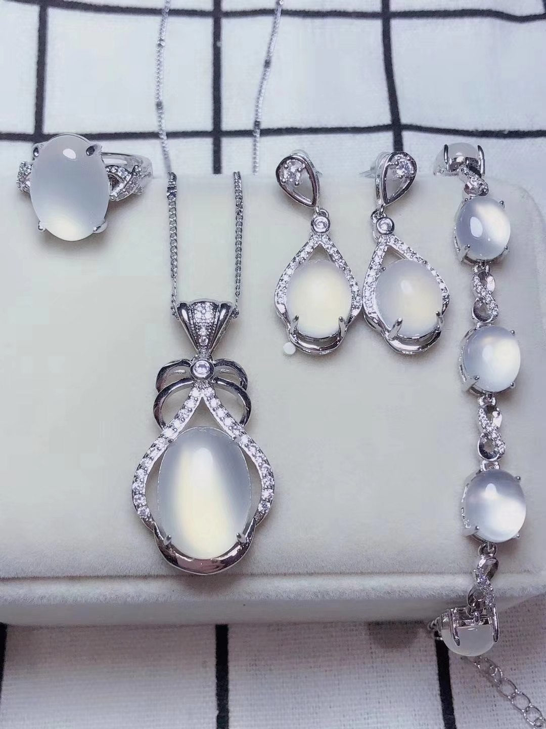 Fine Jewelry 925 Silver Inlaid Natural Red Jade Gemstone Pendant Necklace Ring Bracelet Earring Set Gifts