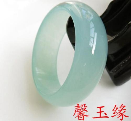 Fine Jewelry Chinese Natural Beautiful Emerald Green Nephrite Jade Bangle Bracelet