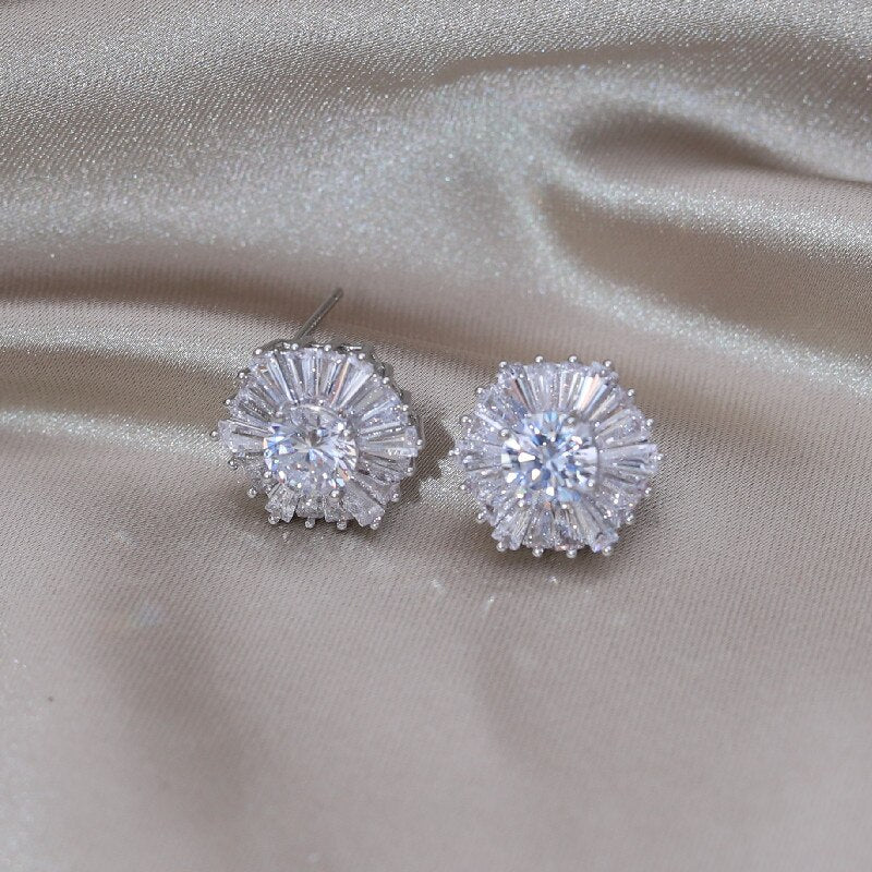 Korea Design Jewelry Copper Zircon Silver Color Geometric Earrings Simple and Elegant Women's Daily Work Accessories