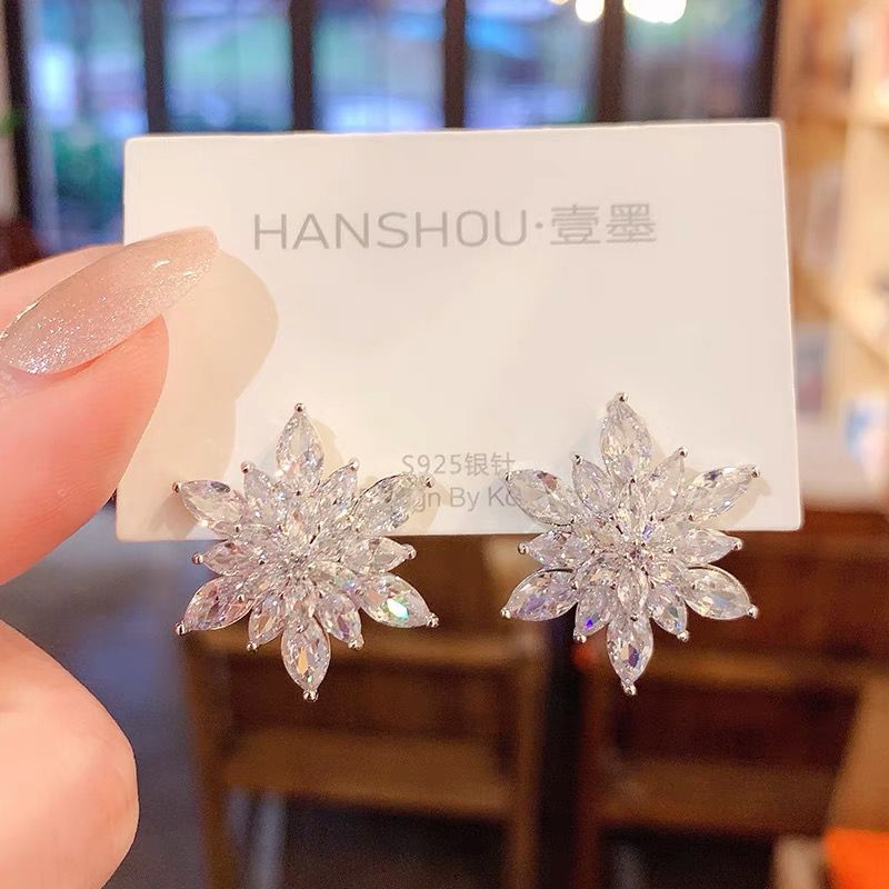 Korea Design Jewelry silver color  Zircon Flower Earrings Elegant Women Shiny Wedding Party Earrings