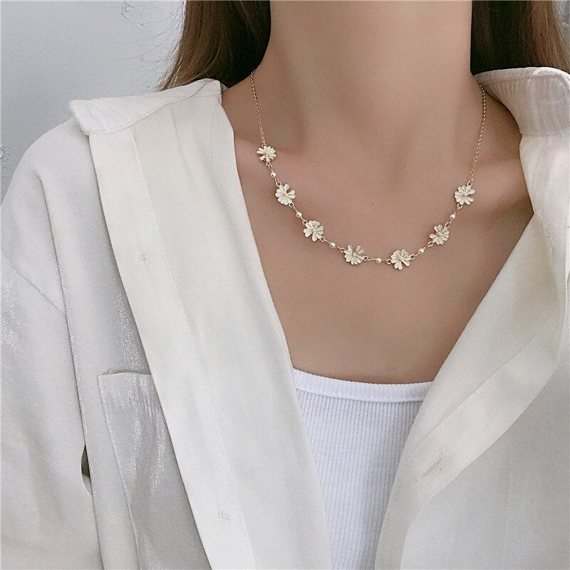 Korean Simple Pearl Clavicle Chain Daisy Necklace Vintage SunFlower Necklaces For Women Trendy Short Choker Neck Accessories