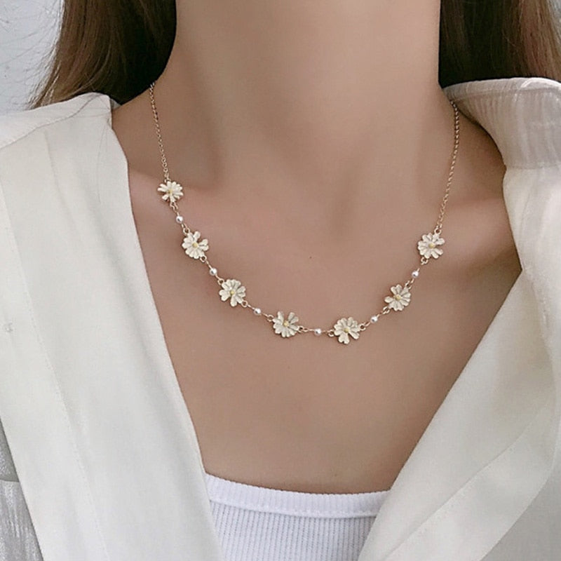 Korean Simple Pearl Clavicle Chain Daisy Necklace Vintage SunFlower Necklaces For Women Trendy Short Choker Neck Accessories