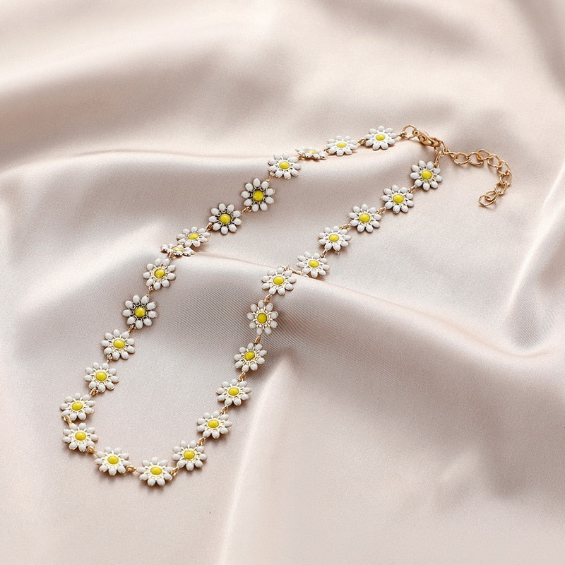 Korean Simple Pearl Clavicle Chain Daisy Necklace Vintage SunFlower Necklaces For Women Trendy Short Choker Neck Accessories