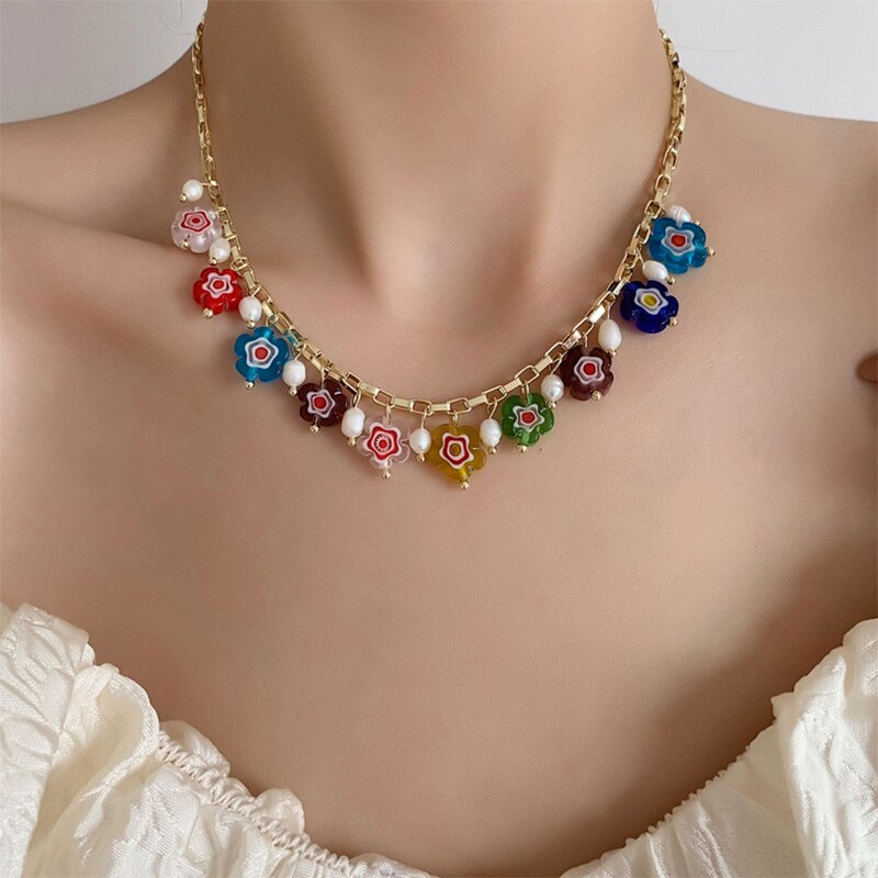 Korean Vintage Colorful Flower Pendant Choker Necklaces for Women Metal Clavicle Chain Necklace Jewelry Imitation Pearl Necklace