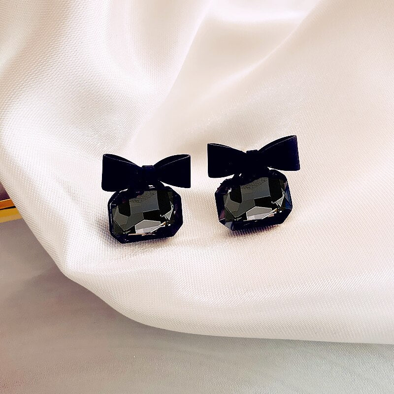 Korean selling jewelry sweet and cute black bow stud earrings square crystal elegant student women daily earrings