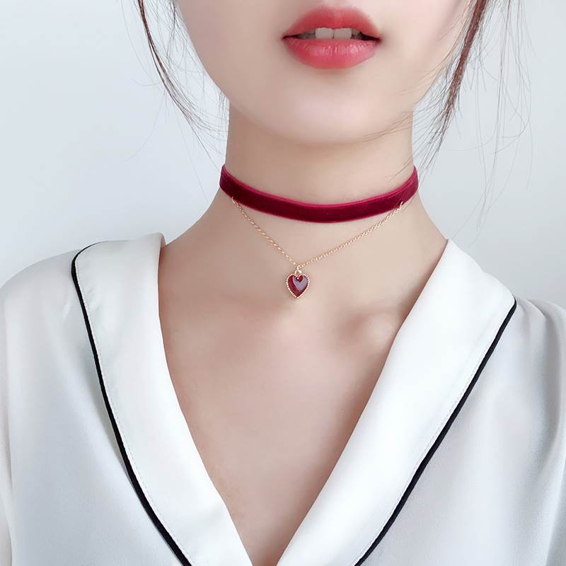 Korean version of the cute little red heart necklace female temperament wild short  chain clavicle