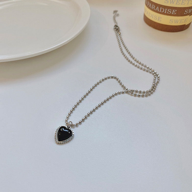 Kpop Black Heart Necklace French Metal Love Clavicle Chain Korean Simple Female Short Pendanklace Female Short Pendant for Women