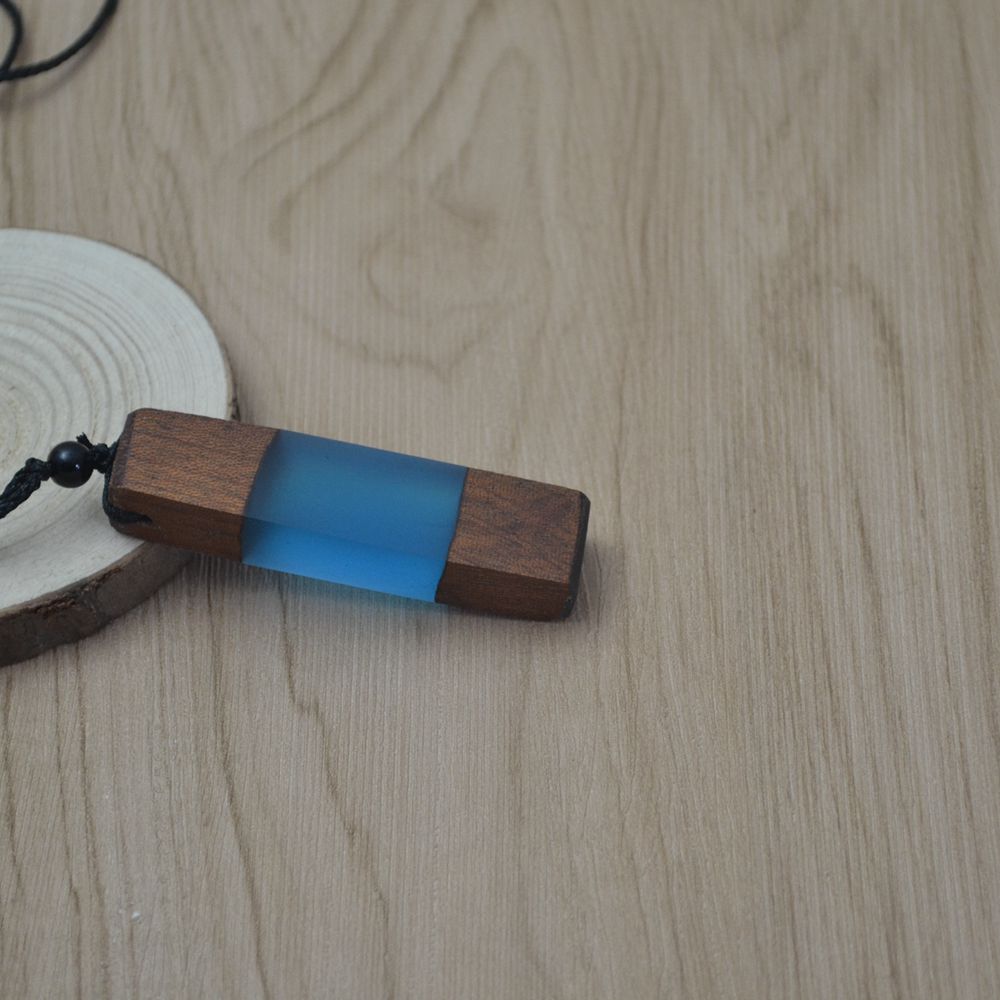 Vintage men'woman s fashionable wood resin necklace pendant, woven rope chain, hot - selling jewelry gifts