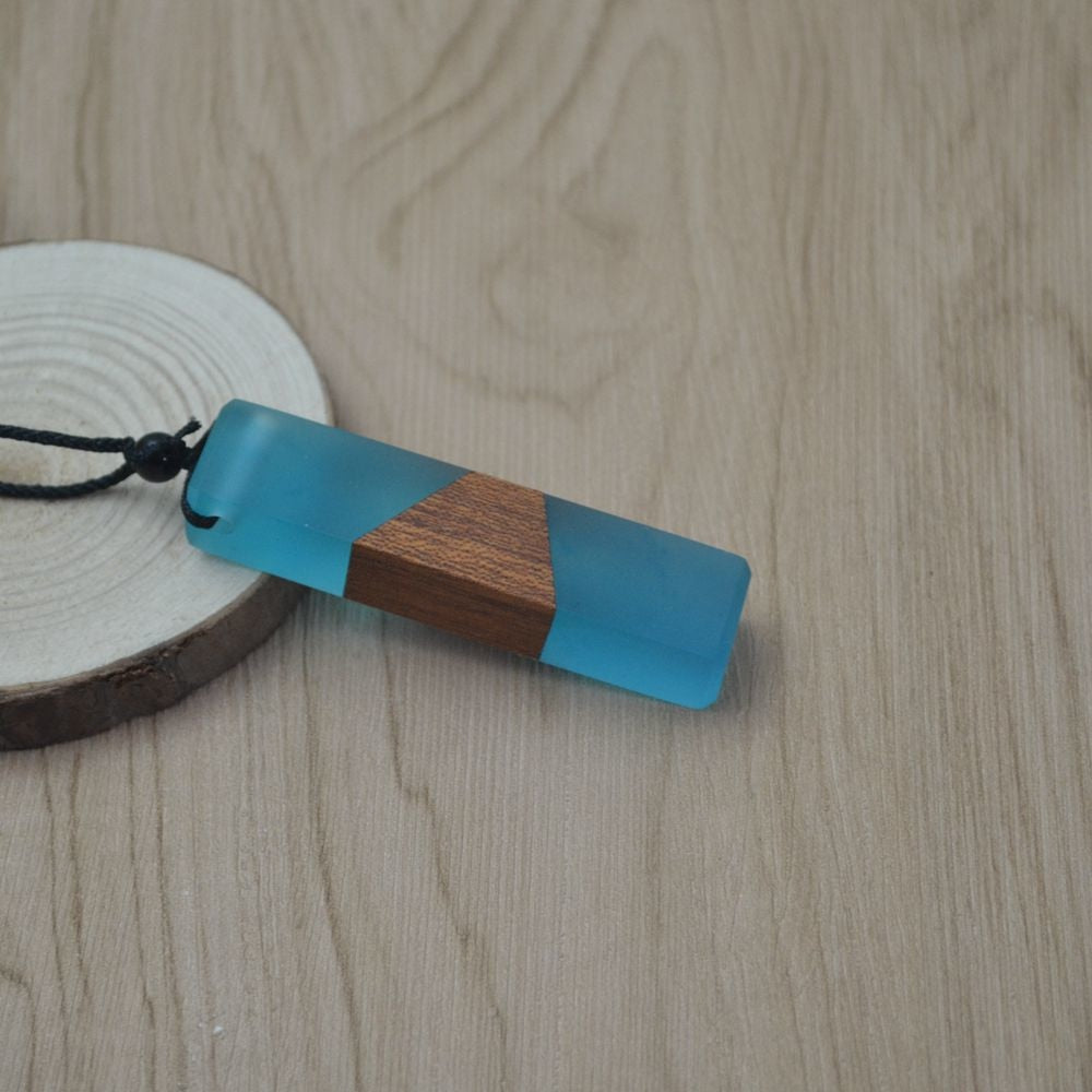 Vintage men'woman s fashionable wood resin necklace pendant, woven rope chain, hot - selling jewelry gifts
