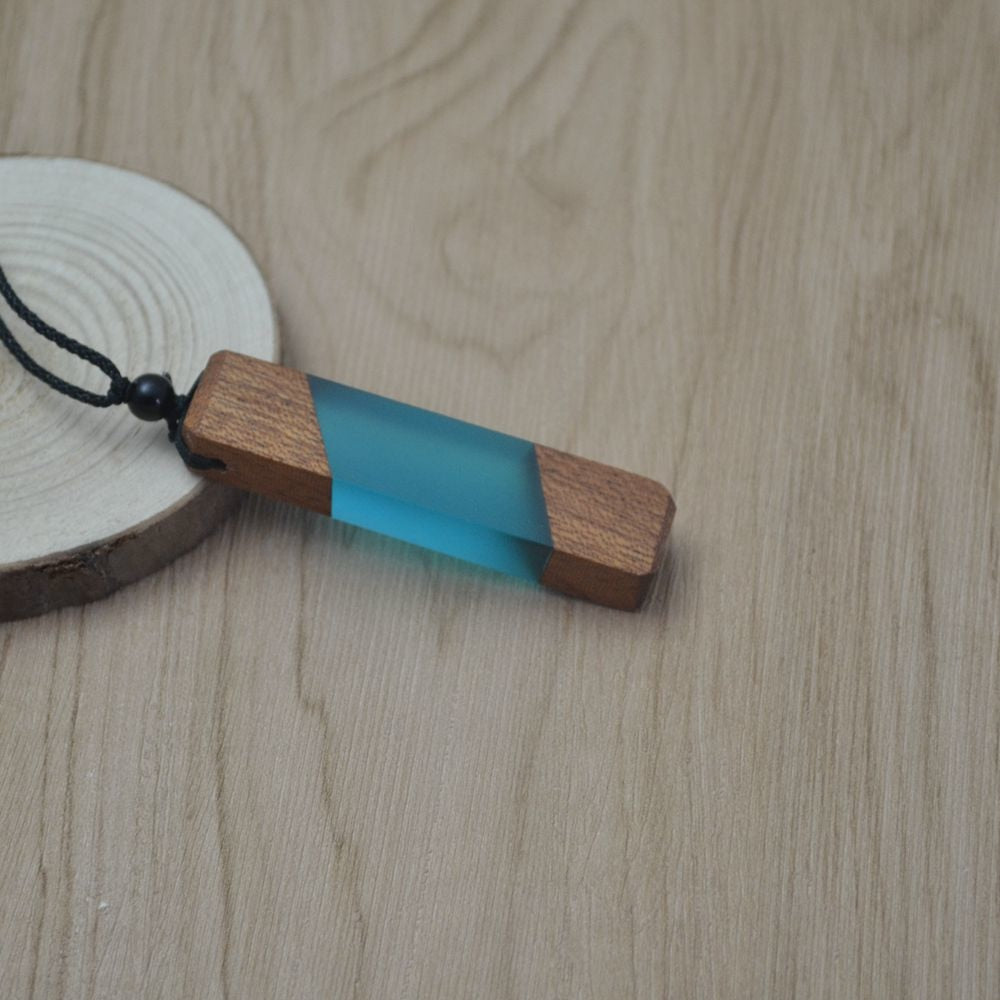 Vintage men'woman s fashionable wood resin necklace pendant, woven rope chain, hot - selling jewelry gifts