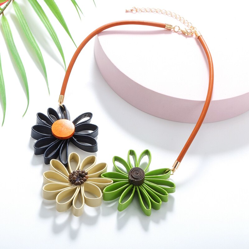 Leather Sun Flower Big Necklace for Women Hand Made Statement Necklace Pendant Vintage Ethnic Jewelry for Gift Party MX110
