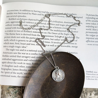 925 sterling silver new Elizabeth coin pendant necklace silver round vintage figure necklace for women festival jewelry