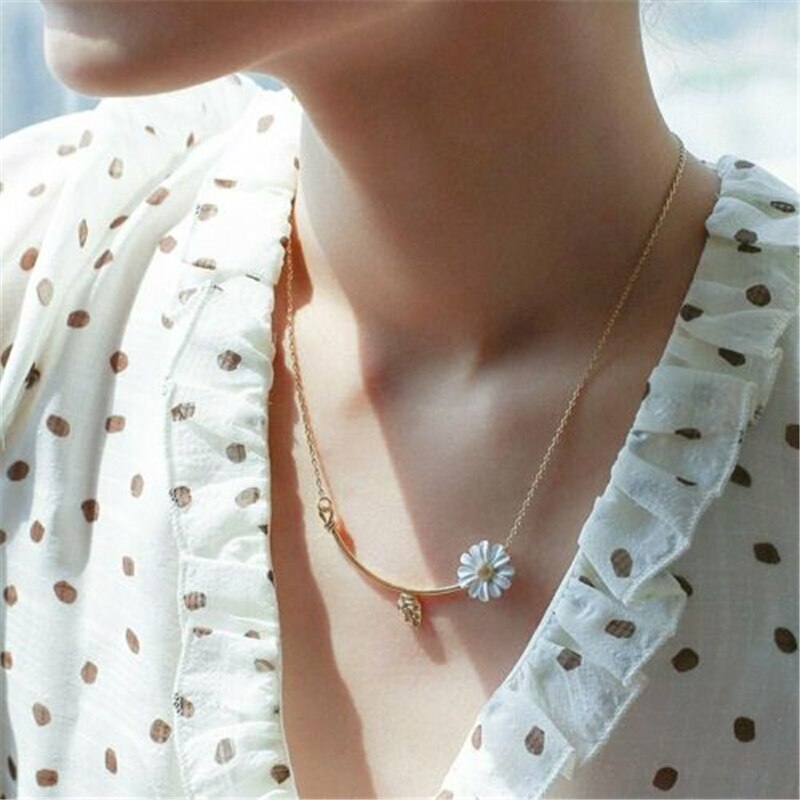 Lovely Simple Daisy Leaf Flower Pendant Necklace Choker Chain Lady Women Jewelry Summer Gift