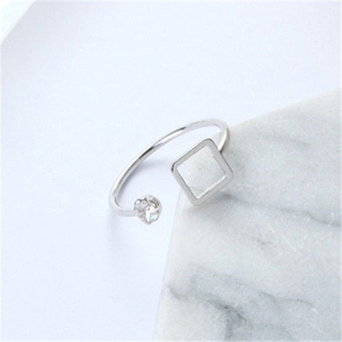 Lover Hot Sell Elegant Gold Color Wedding Ring Made with Genuine Austrian Crystals Full Sizes Wholesales