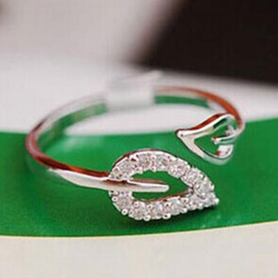 Lover Hot Sell Elegant Gold Color Wedding Ring Made with Genuine Austrian Crystals Full Sizes Wholesales