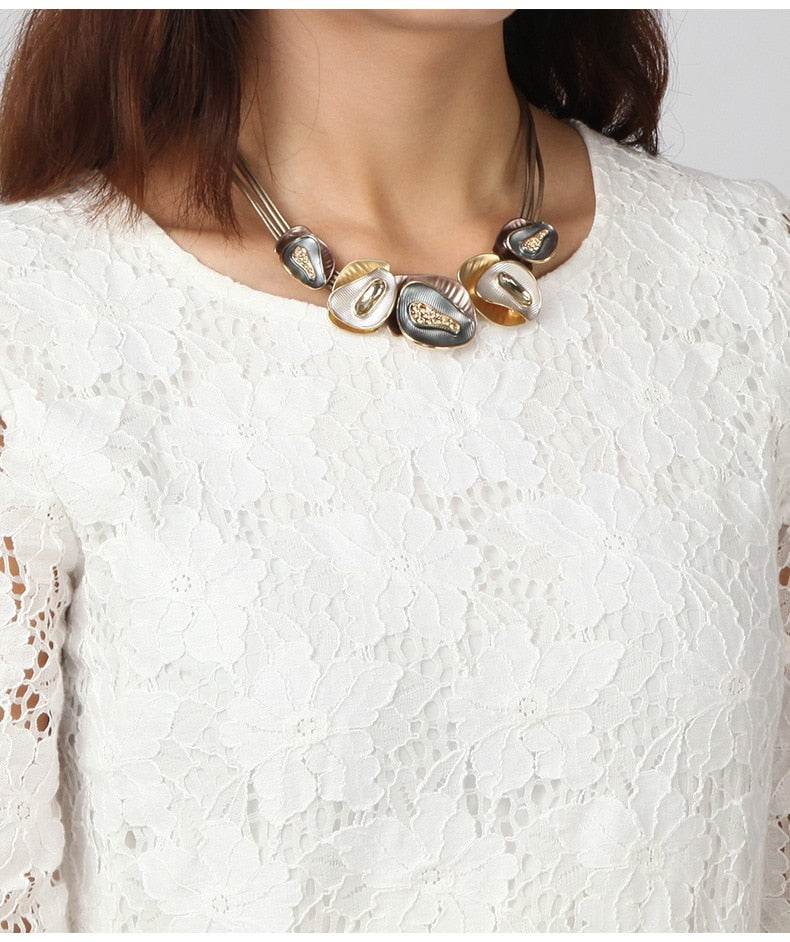 Crystal Pendant Necklace For Girls Women Choker Chunky Statement Necklace Vintage Elegant Jewelry Beautiful Gift