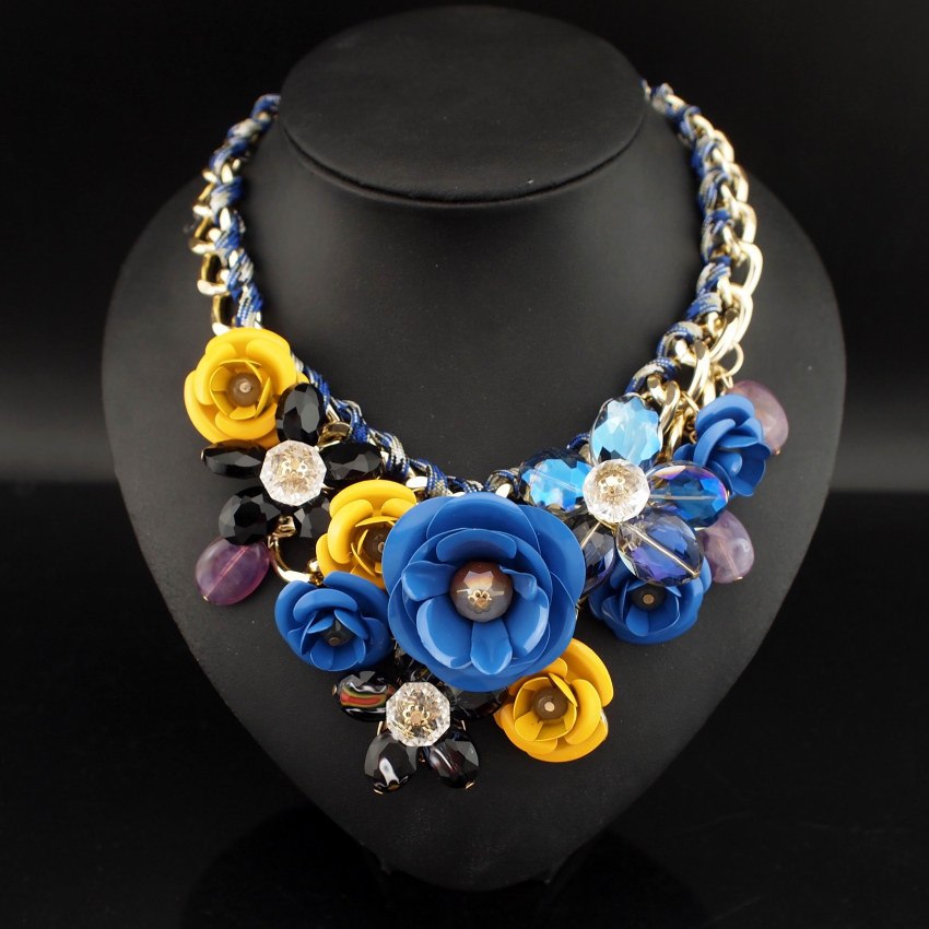 Top Sell Fashion Accessories Women Spr Paint Metal Flower Rhinestone Crystal Bib Necklaces Statement Jewelry Maxi