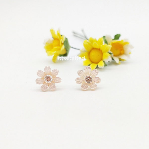 MOQ=1 pair   Pink color mother of pearl flower with cz Earring with High quality for sale on Aliexpress for gift