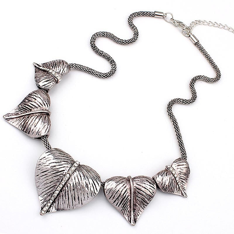 Vintage Heart Leaves Statement Necklace Women Necklaces & Pendants Colar Summer Style Jewelry For Gift Party
