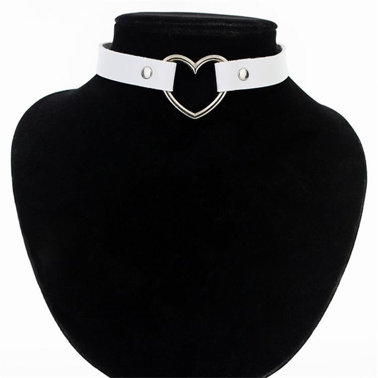 Trendy Sexy Punk Gothic Leather Heart Studded Choker Necklace Vintage Charm Round Collar Necklaces Women Jewelry Gift