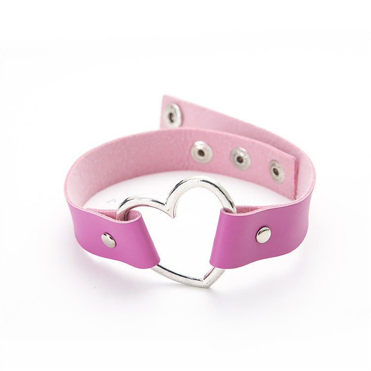 Trendy Sexy Punk Gothic Leather Heart Studded Choker Necklace Vintage Charm Round Collar Necklaces Women Jewelry Gift