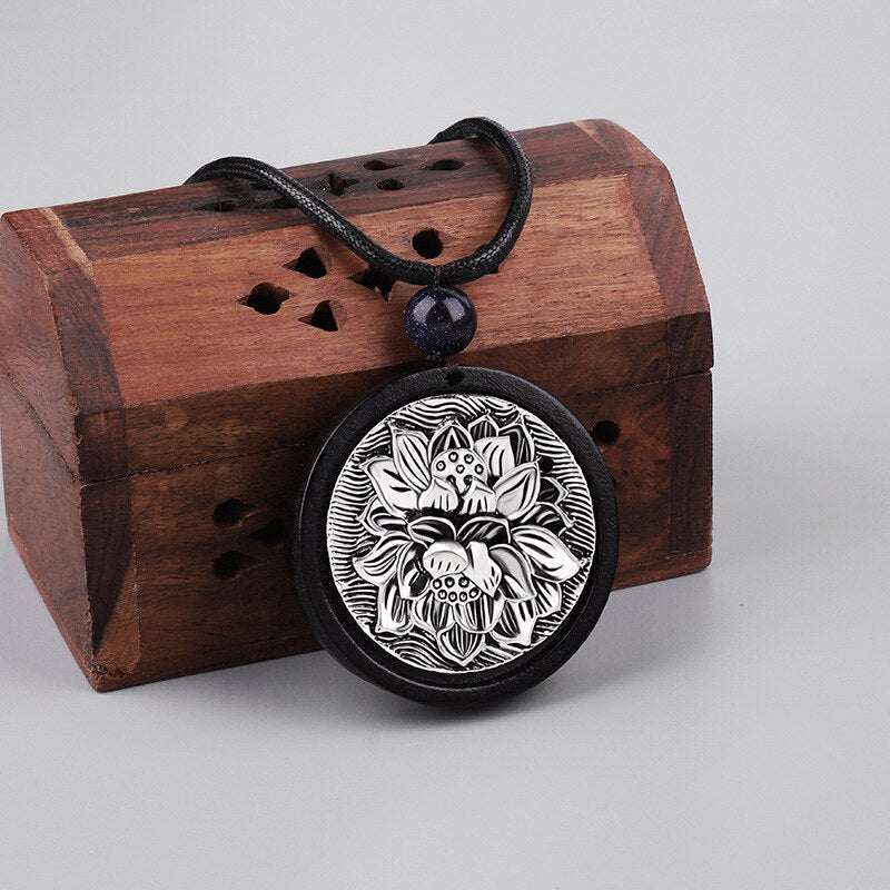 Meetvii Ethnic Sandalwood Pendant Necklaces Women Vintage Tibetan Silver Plate Lotus Long Necklace Natural Stone Yoga Jewelry