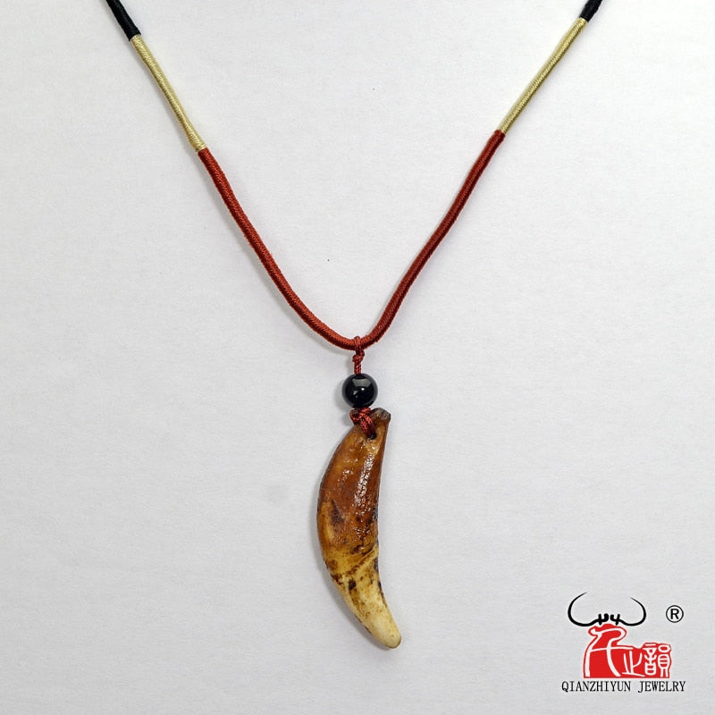 Men's Necklace Woman's Bone Pendant Tibetan Amulet Fangs Real Natural Tooth Vintage couple Wolf Tooth Charm White Brown Ecru