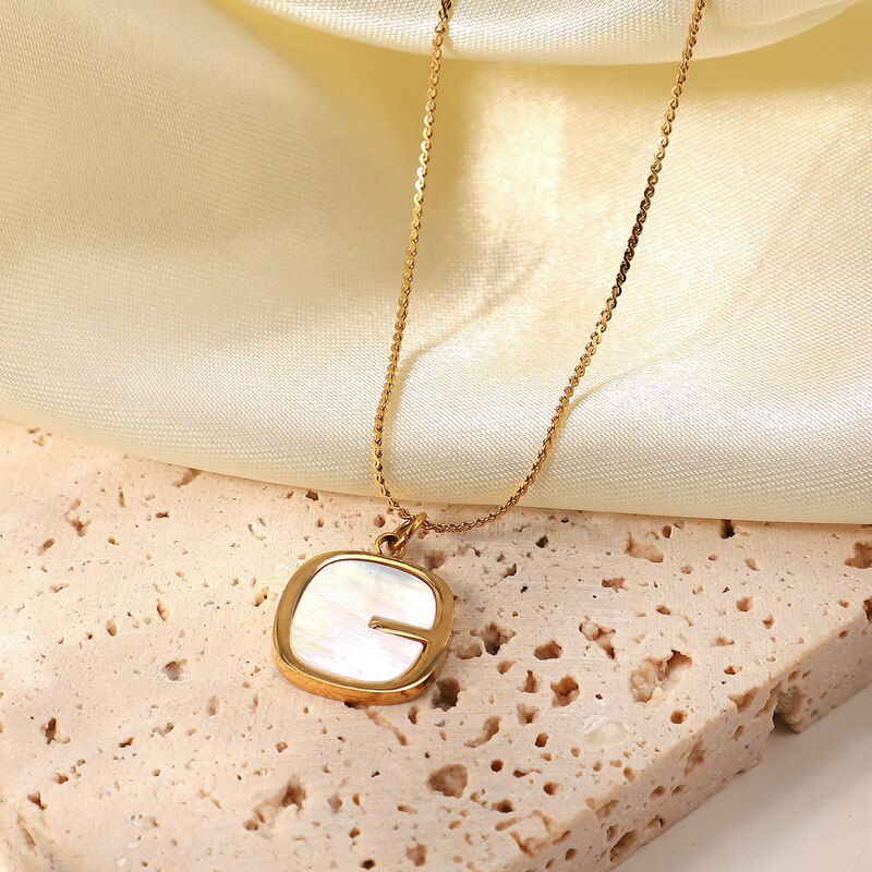 Minar White Shell Pendant Necklaces for Women Gold Color Twist Rope Chain Titanium Steel Necklace Casual Accessories
