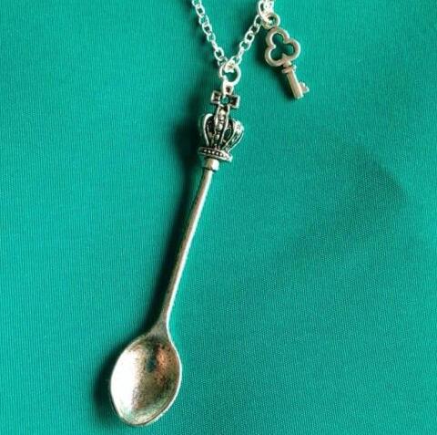 Mini Tea Snuff Spoon Necklace Pendant Peace Sign Maple Leaves Mushrooms Heart Necklaces Vintage Silver Charm Jewelry Women NEW