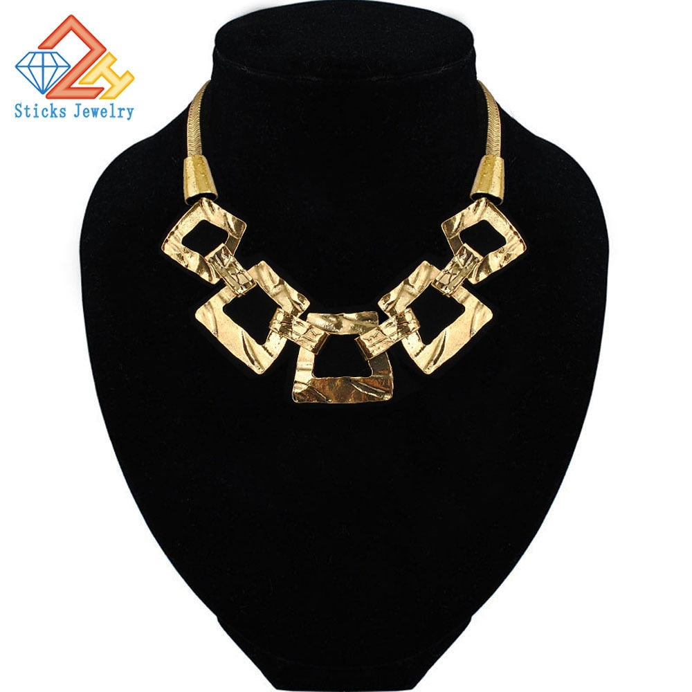 Modern Vintage Necklace Popular in Europe and Luxurious Atmosphere Alloy Plating Clavicle Chain Necklace Jewelry