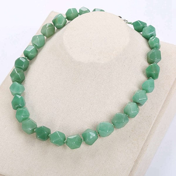 Natural Agate Irregular Original Stone Vintage Women High Quality Jade Necklace Crystal Popular Classic Exquisite Amber Jewelry
