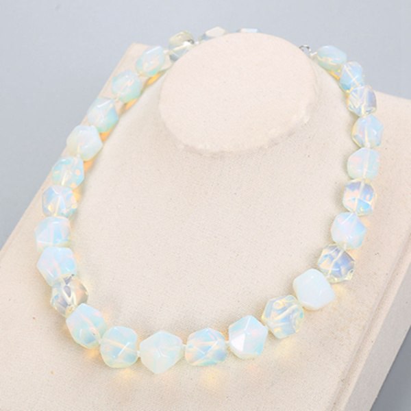 Natural Agate Irregular Original Stone Vintage Women High Quality Jade Necklace Crystal Popular Classic Exquisite Amber Jewelry