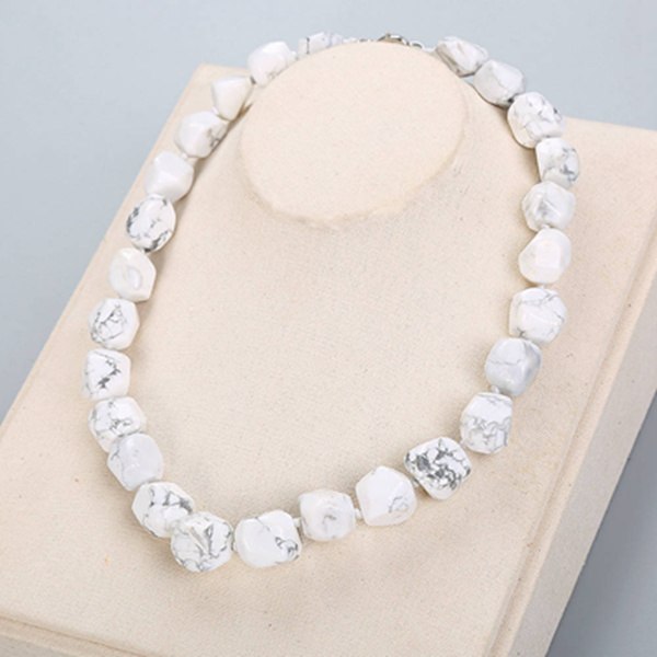 Natural Agate Irregular Original Stone Vintage Women High Quality Jade Necklace Crystal Popular Classic Exquisite Amber Jewelry