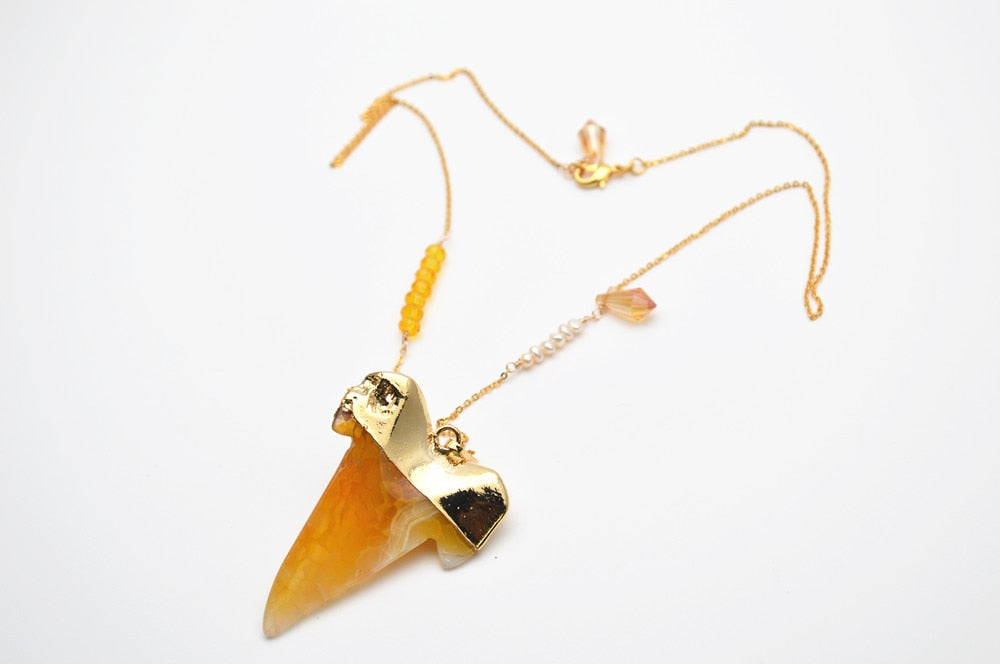 Natural Shark Teeth Agate Stone Pendant Linked Chains Necklace