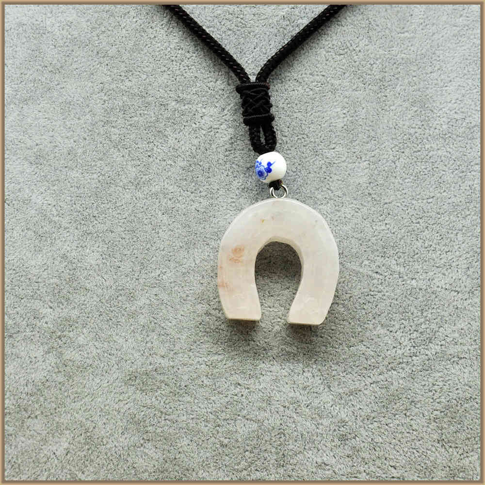Natural Stone Turquoise Necklace Vintage Turquoise Women Jewelry Obsidian Sets Powder Crystal Horseshoe Pendant Jewelry Sweater