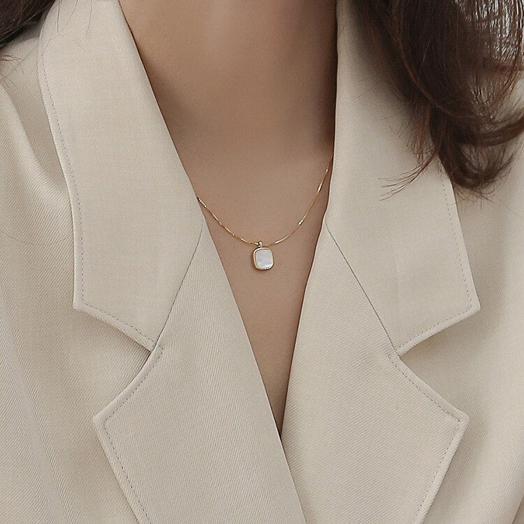 Necklace For Women Korean  French High-end Niche Mother-of-pearl Necklace Simple Temperament Clavicle Chain Frendship