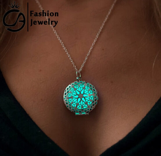 Necklace Glow in the Dark colar Jewelry Heart of the Sea Gifts for Her Teacher Gift Steampunk Glow Heart Locket Glowing Pendant