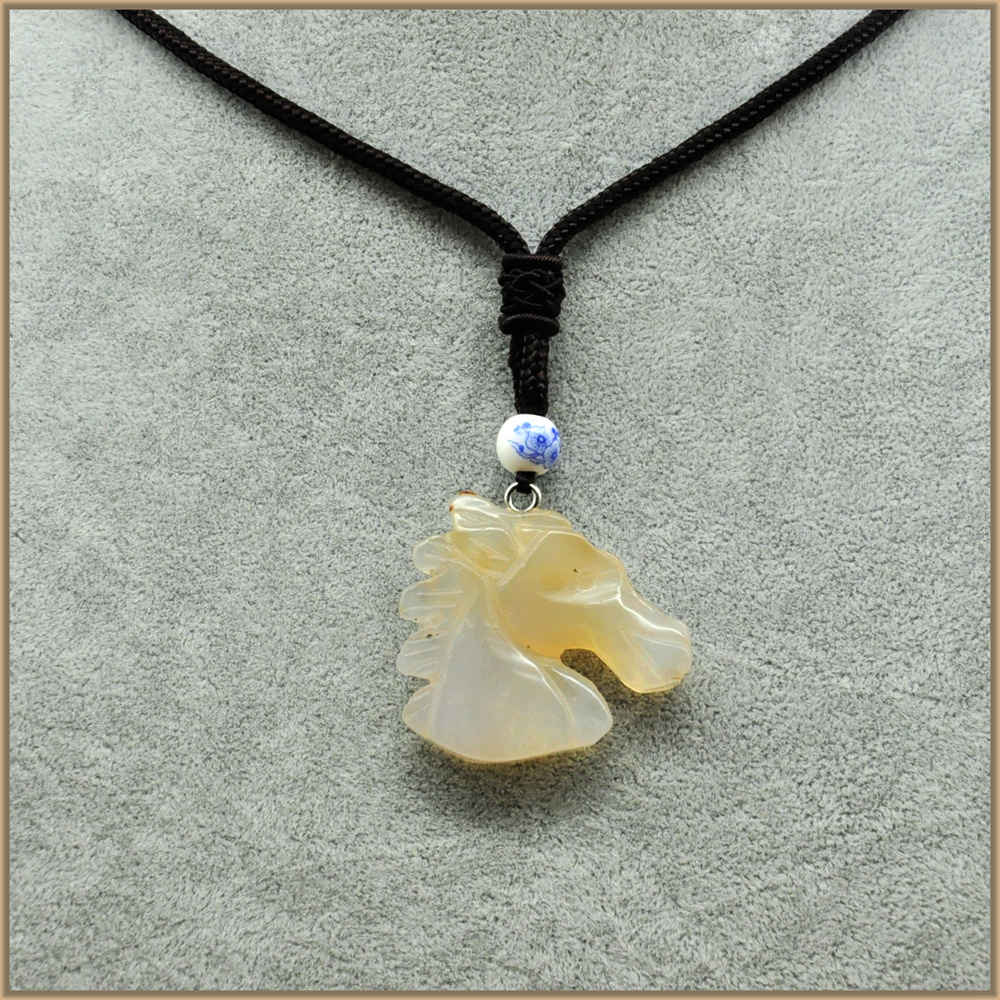 Necklace Horse Head Pendant Natural Crystal Fine Popular Jewelry Popular Onyx Red Crystal With Colorful Horse Necklace Women DK