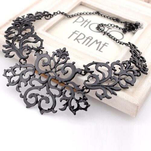Women Hollow Bib Choker Statement Vintage Paper cut necklaces pendants 5BFR