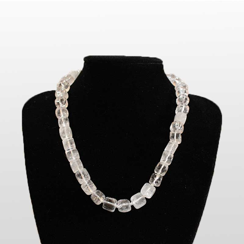 Multi-color Affirmative Square Natural Semi-precious Stones Crystal Ladies Necklace Exquisite Small Gifts