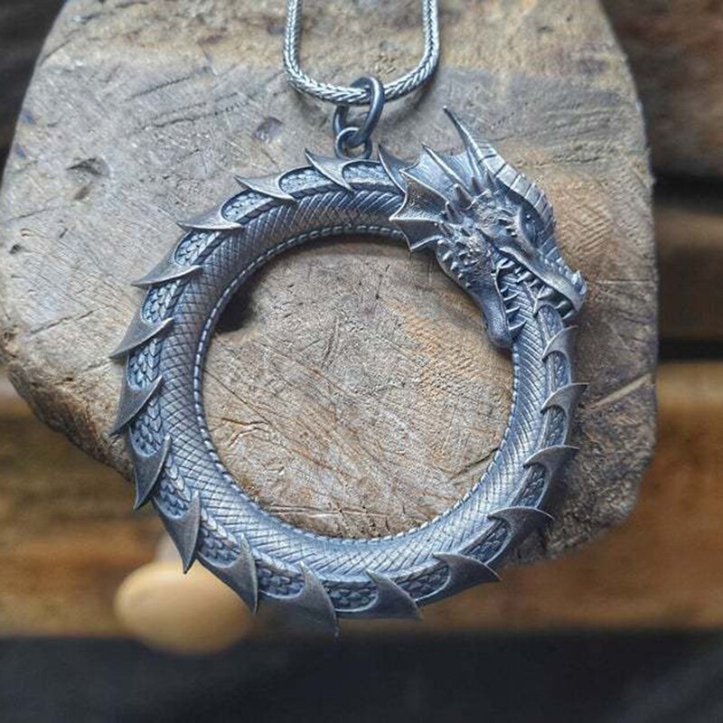 Dragon Necklace Ouroboros Dragon Pendant Alloy Round Amulet Punk Hip Hop Jewelry Decor Gift for Men and Women AIC88