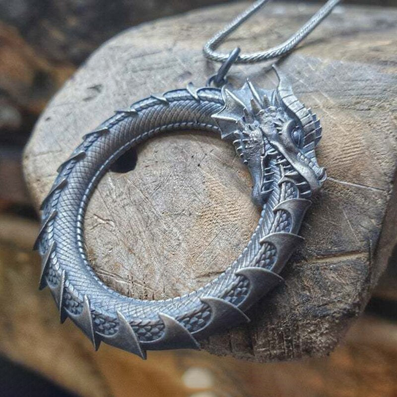 Dragon Necklace Ouroboros Dragon Pendant Alloy Round Amulet Punk Hip Hop Jewelry Decor Gift for Men and Women AIC88